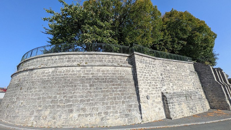 Murs de l'abbaye Saint-Jean