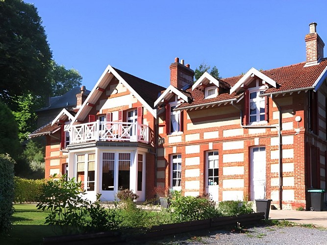 La Villa des Rosiers