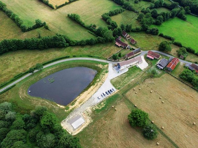 Gîte La Monnerie - vue sur l'étang