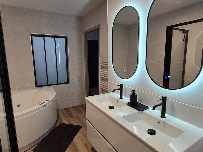 0eca3405-5e3e-4512-8292-a1bc21e15c94