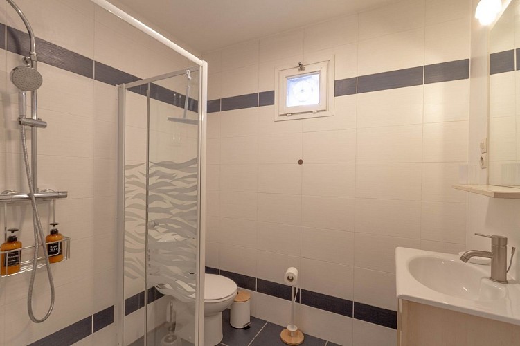 Meublé Senilhe - Lescar - bain 1er étage