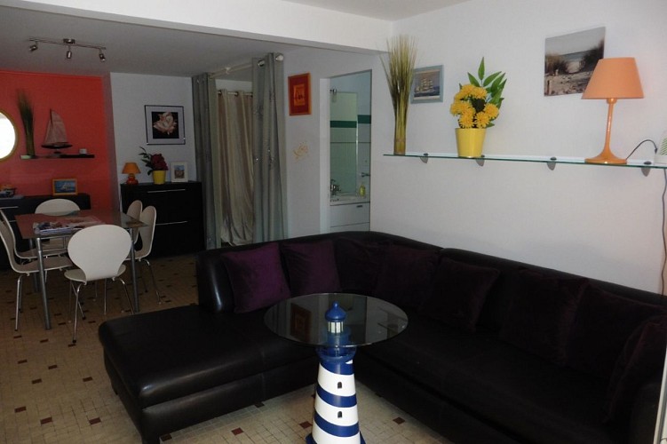 FROMENTINE MAISON sans vis-à vis à 400m de la plage