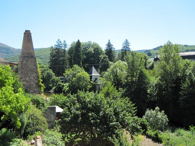 La cheminée du four de potiers