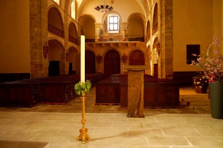 L'intérieur de l'église.