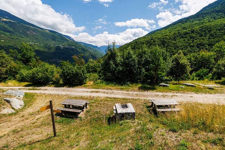 Picnic area of Le Bois Joli