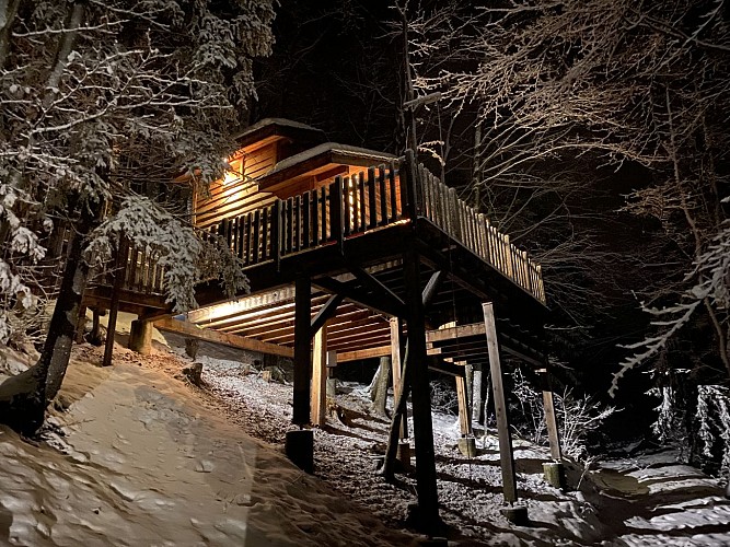 Là-Haut, cabanes perchées