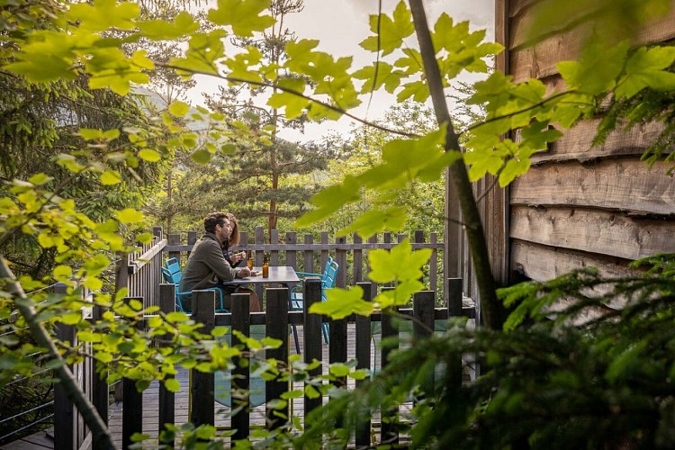 Là-Haut, cabanes perchées