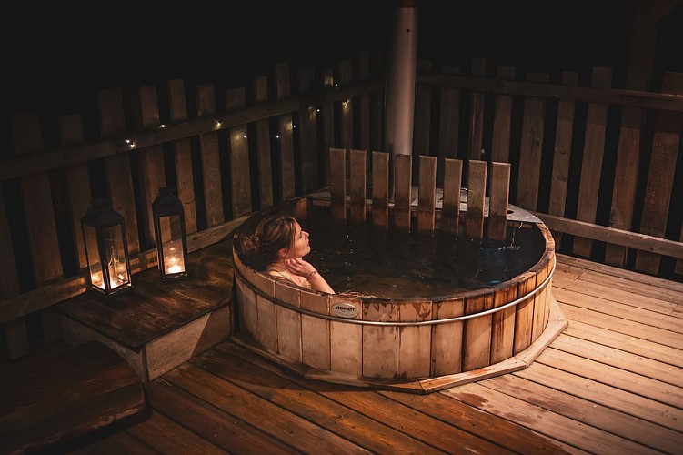 Là-Haut, cabanes perchées