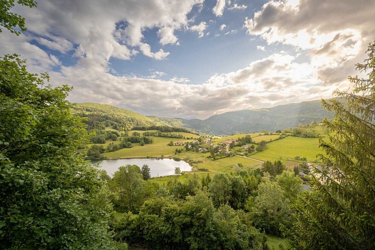 Là-Haut, cabanes perchées