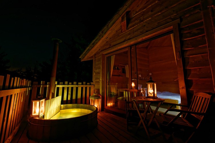 Là-Haut, cabanes perchées