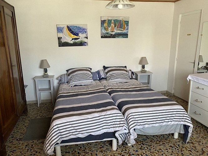 M. ET MME MELINE - 2 LOCATIONS : 2 ET 4 PERS