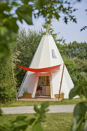 Tipi pour 4 personnes (2 adultes + 2 enfants)