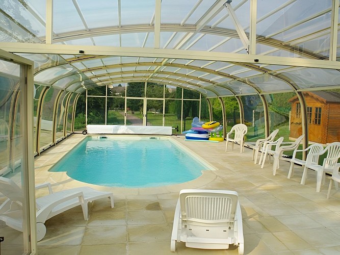 Piscine couverte chambres d'hôtes la Grimodière Ranville