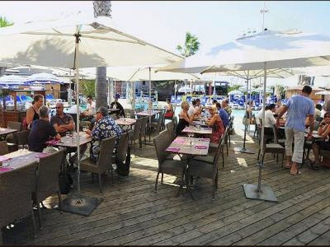 Sport's Beach Café