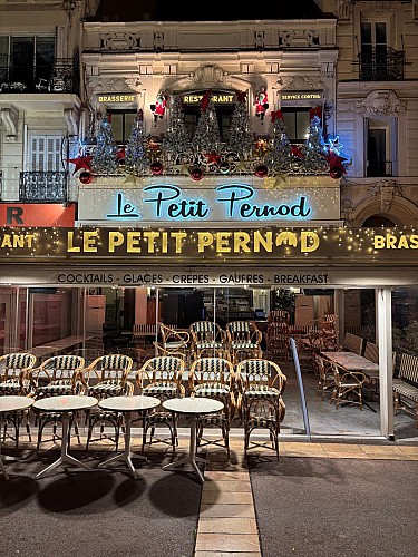 Le Petit Pernod