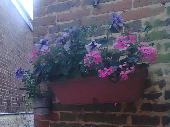 La Nuitée Orbecquoise Orbec accès cour Crédit M BRIQUET