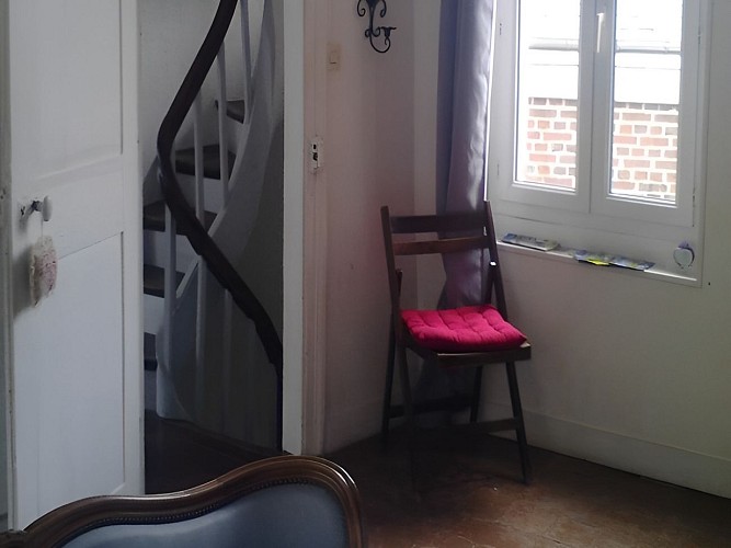 La Nuitée Orbecquoise Orbec entrée chambre Crédit M BRIQUET