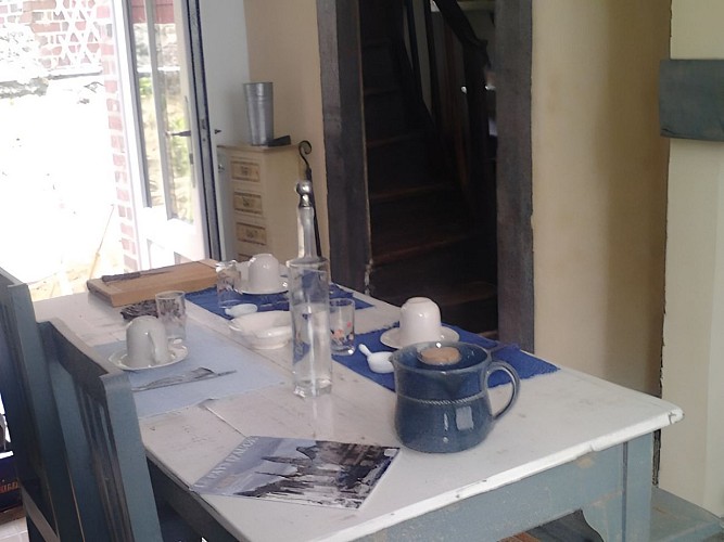 La Nuitée Orbecquoise Orbec salle petitdéjeuner Crédit M BRIQUET