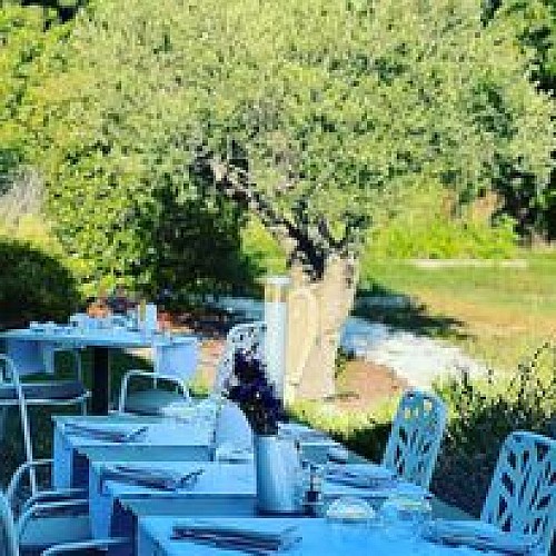 Au jardin de la Clue