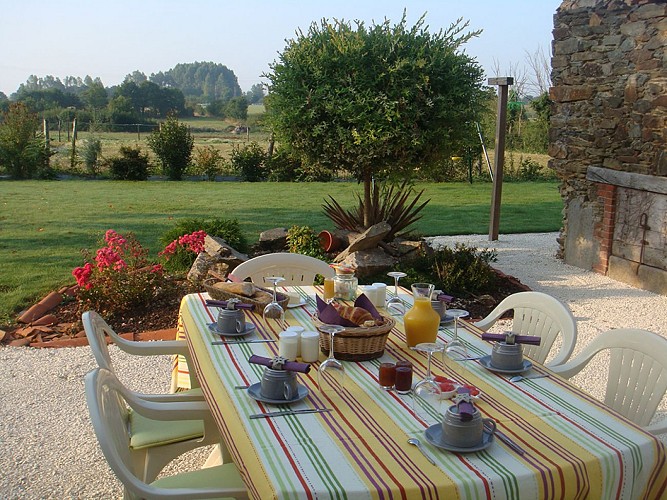 Chambres d'hôtes Nicolleau Laure et Julien - Chambre Coquelicot