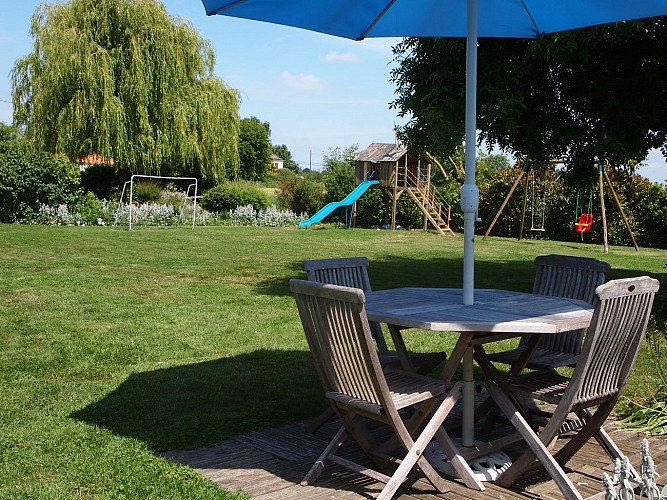 CHAMBRE D’HÔTES LES HAUTES PAPINIÈRES LE REZ DE JARDIN