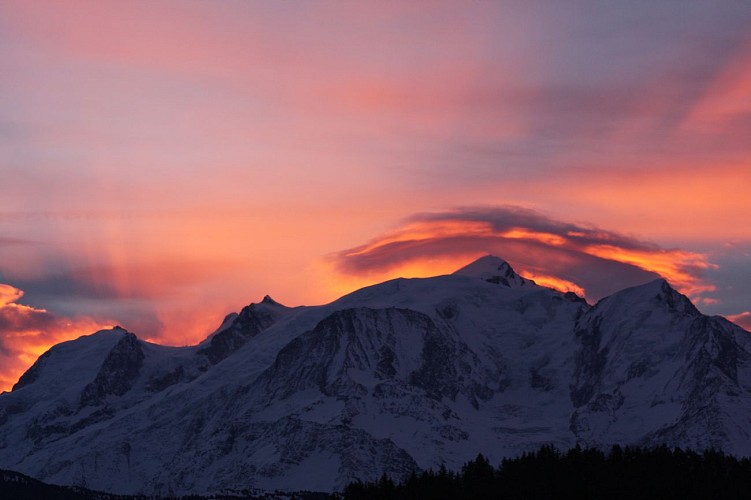 Lever de soleil au sommet - balade collective à raquette