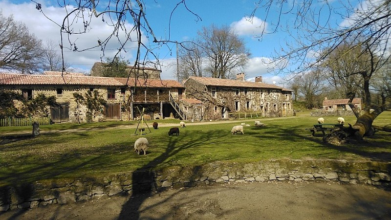 GÎTE LA COLTIERE - MA PETITE MAISON DANS LA PRAIRIE