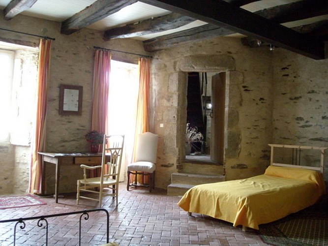 CHAMBRE D'HÔTES "LA TOUR DES LAUDES"