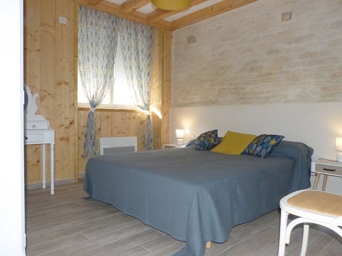 La chambre iris 1 lit 160 ou 2 lits 80 RDC PMR chez Marie