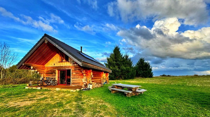 Vue sur Feel Timber House, de jour