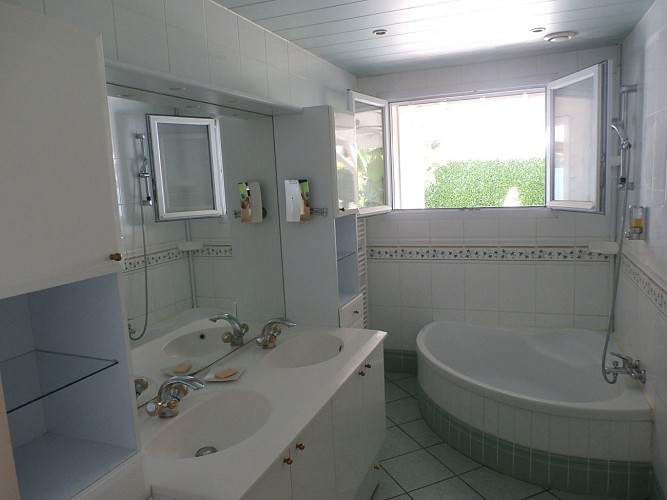 CHAMBRES D'HÔTES LA VILLA COLONIALE