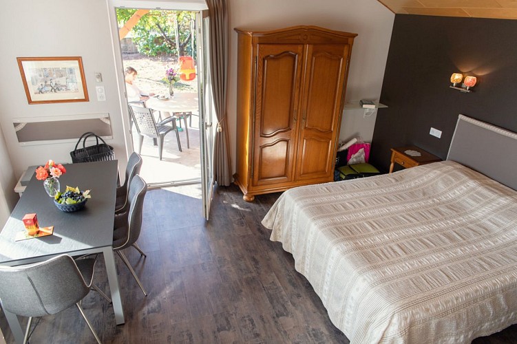 Chambre FAMILIALE avec terrasse couverte