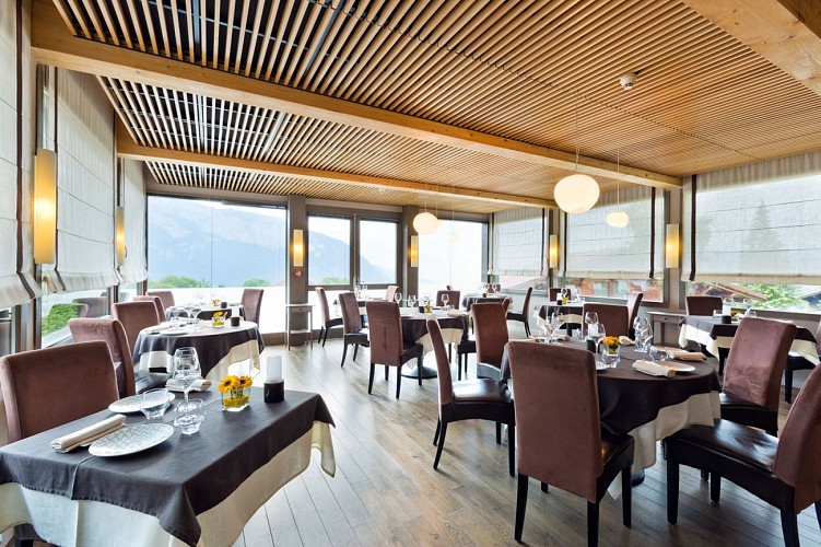 La Croix de Savoie - La Table des Dames