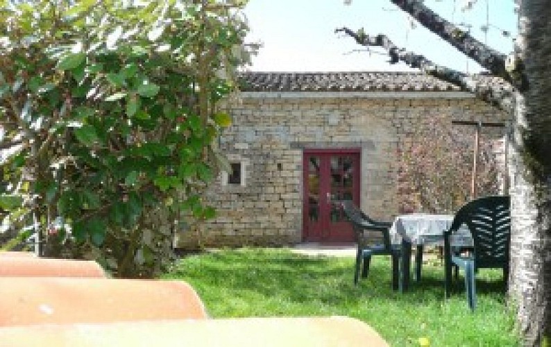 LE GÎTE ROUGE DE LA RIGOLE DE BOURNEAU