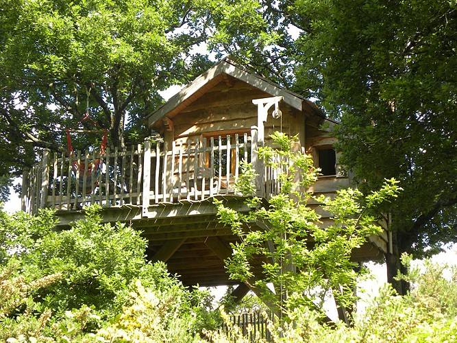 A L'ORÉE DES CHENES - LA CABANE CÉLESTE