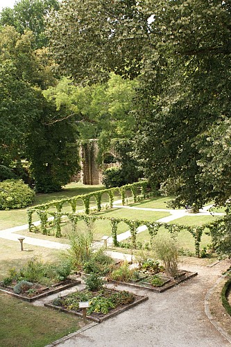 Abbaye Carolingienne Notre Dame et Saint Benoît