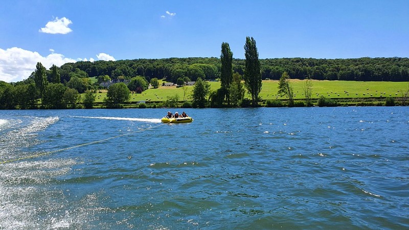 Loisirs-nautiques-lac-terre-d-Auge-Pont-l-Eveque-calvados-Normandie--2-