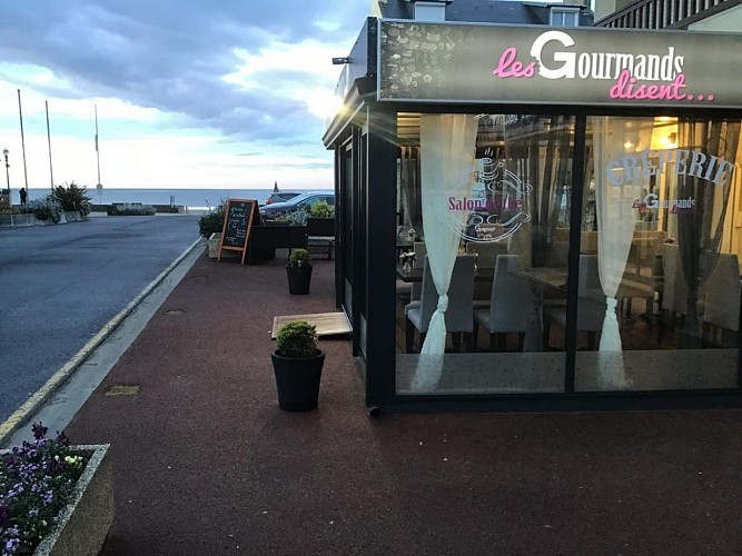 les-gourmands-disent-vue-mer