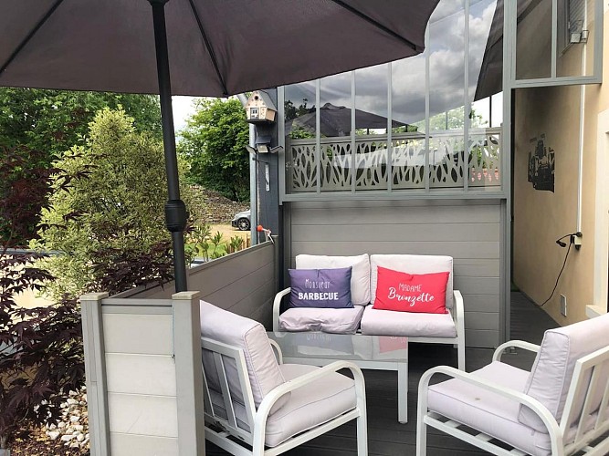 Meublé Le Nid Douillet - Douillet-le-Joly - terrasse