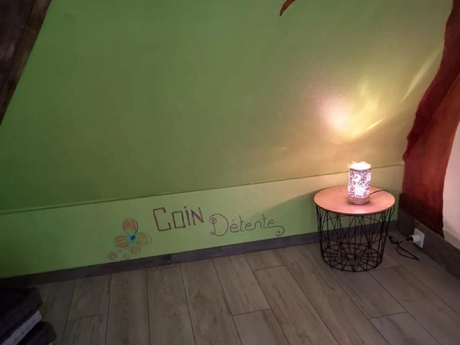 gite-ressources-la-frenaye-meuble-12