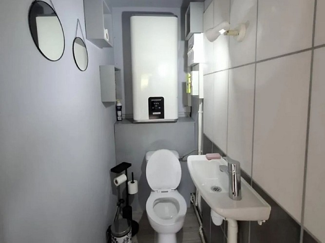 gite-ressources-la-frenaye-meuble-9