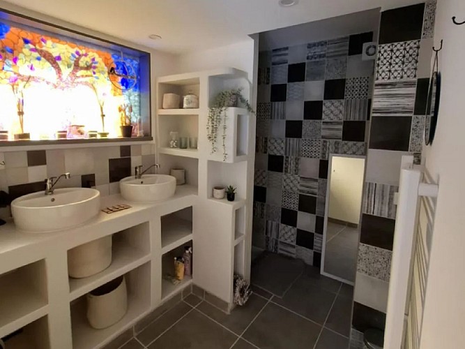 gite-ressources-la-frenaye-meuble-8