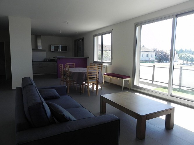 cerizay-appartement-lily-rose-salon-2