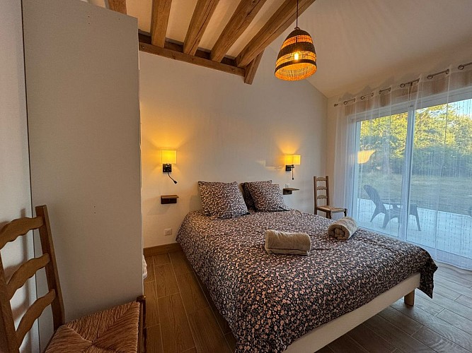 Chambre 1 accès terrasse(6)