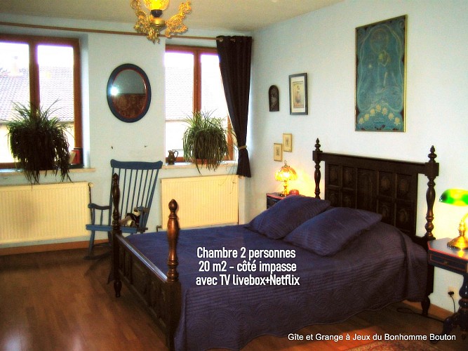 Chambre 20 m2 avec un lit deux personnes