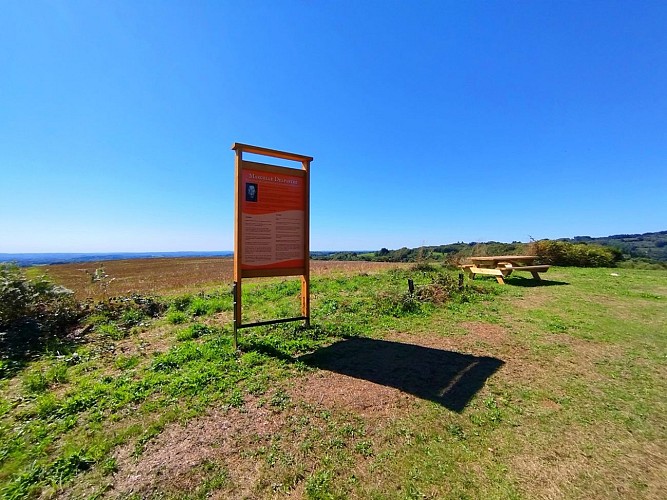 Chamberet Stèle Marcelle Delpastre puy des Fayes 
