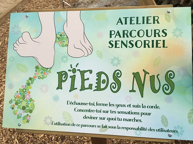 Parcours pieds nus - Site médiéval de Donzy