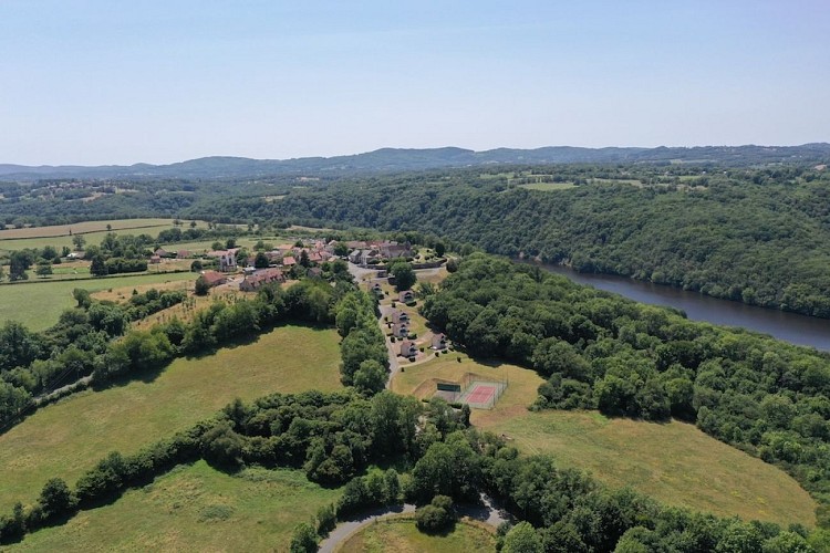 Bourg d'hem - Vue aerienne hameau de gîtes4