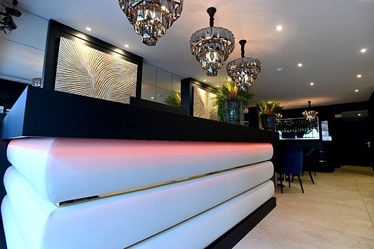 Hotel des Quatrans réception 