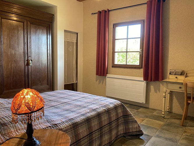 Chambre 1 en rez-de-chaussée (1 lit double)